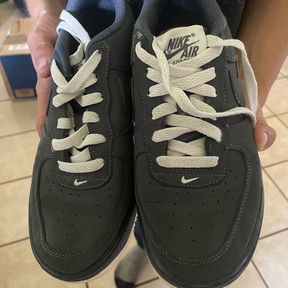Boys Nike Air Air Force 1Dark Gray Sneakers Size US 4.5 Y Preowned